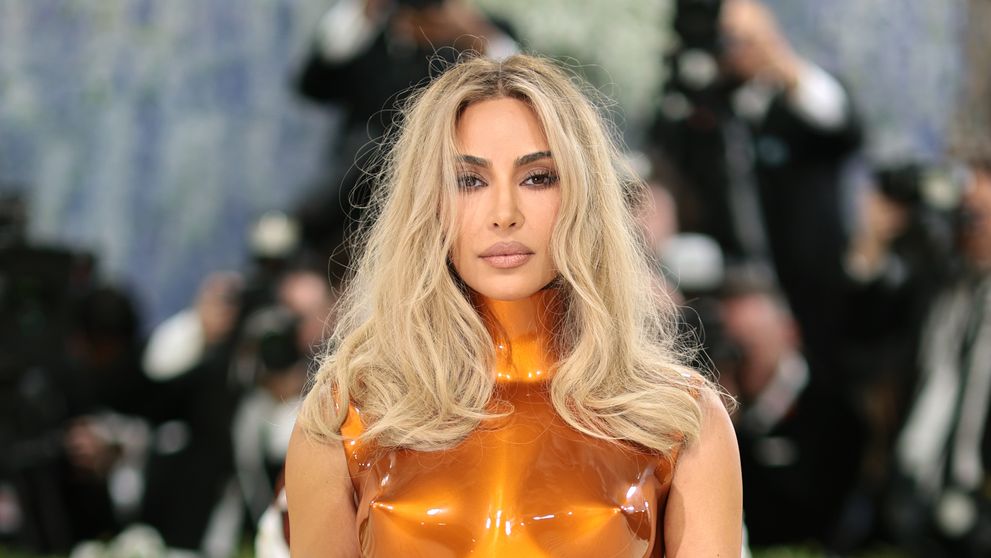Ce spun medicii după ce Kim Kardashian a dezvăluit că ia 35 de pastile pe zi. La ce riscuri se expune prin rutina ei extremă