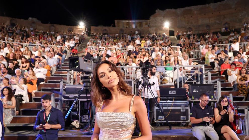 Mădălina Ghenea a făcut furori la Festivalul de Film de la Taormina! Actrița a apărut într-o rochie super sexy