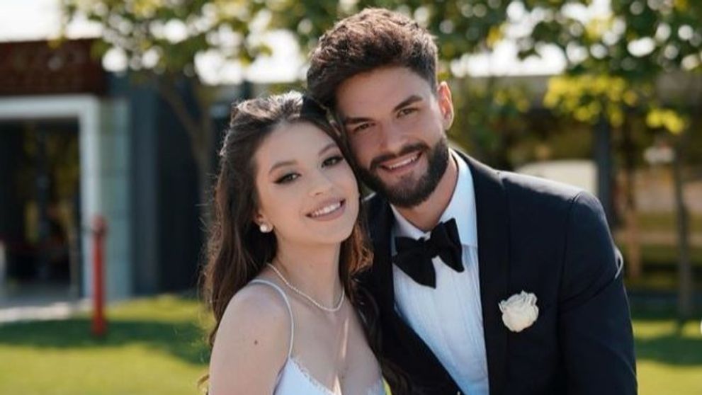 Cleopatra Stratan și Edward Sanda au devenit nași pentru prima oară. Cum arată ținutele lor simple, dar elegante