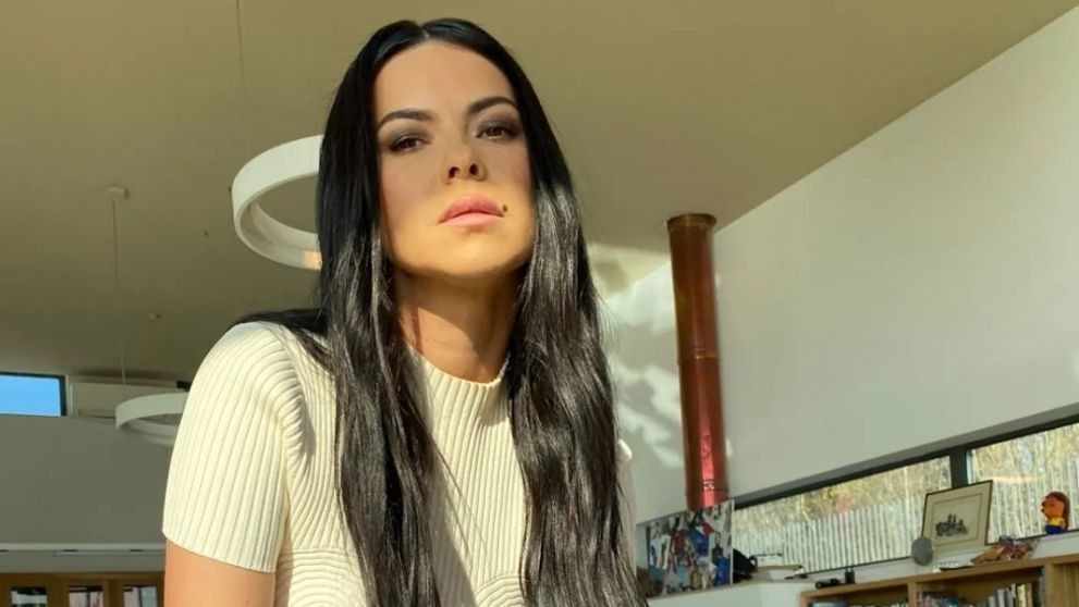 INNA dă startul turneului european Echoes cu un moment emoționant pe străzile Parisului