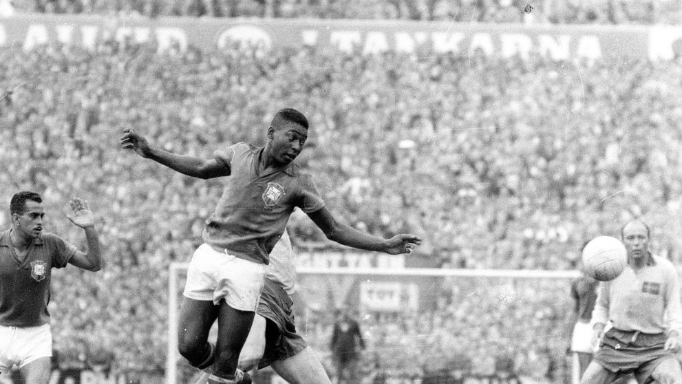 Tricoul purtat de Pele în finala Cupei Mondiale din 1958 s-a vândut cu aproape 5 milioane de dolari