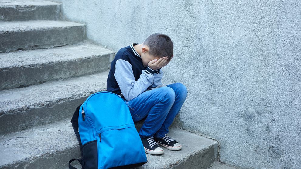 Caz tragic! Un băiat de 13 ani a sărit de la etajul școlii. Motivul gestului, de-a dreptul șocant
