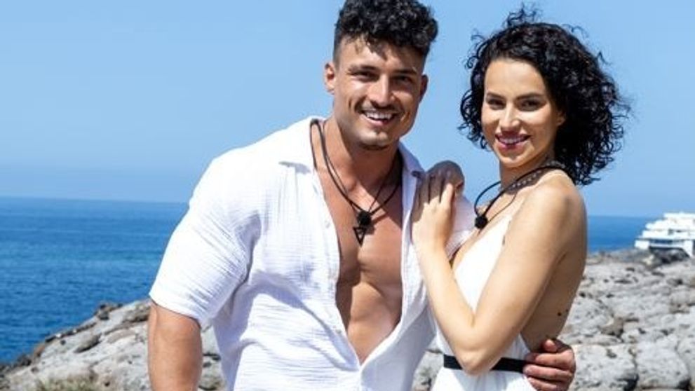 Ada și Andrei revin în vila Love Island. Reacția celorlalți concurenți când aceștia povestesc ce au făcut la întâlnire