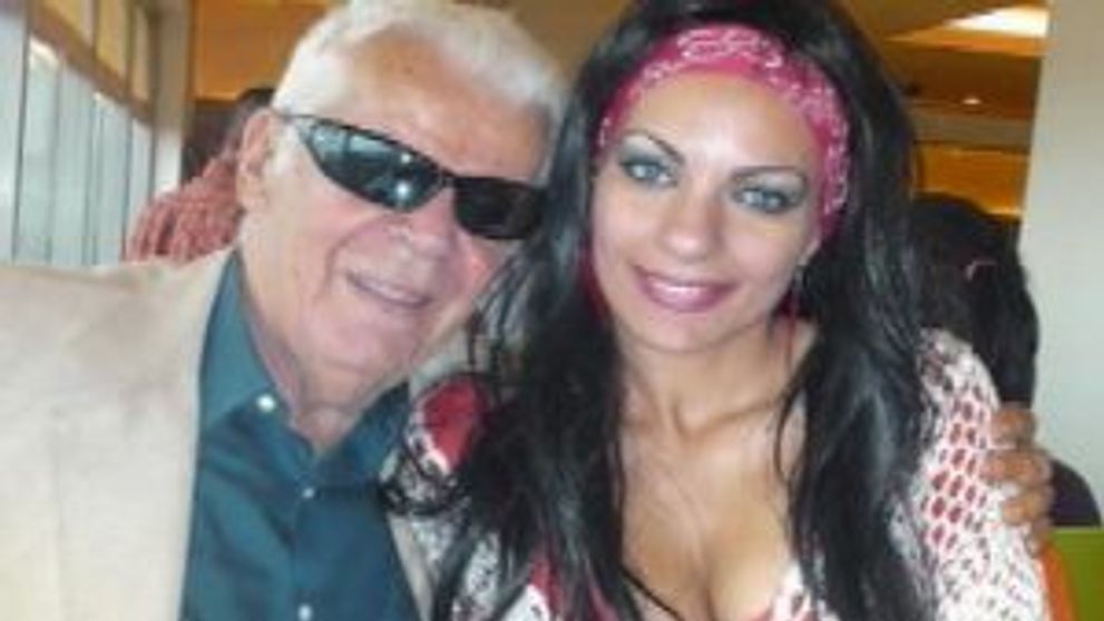 Roxana si John Modinos