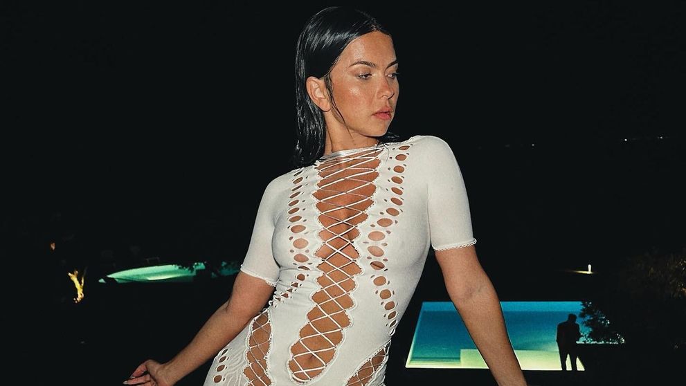 Inna, în cea mai decupată rochie. Ținuta incredibil de îndrăzneață, care de abia îi acoperă trupul