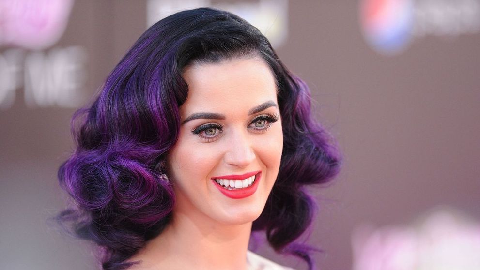 Katy Perry a uimit pe toată lumea cu apariția ei recentă. Cum a fost surprinsă artista într-un mall din Australia