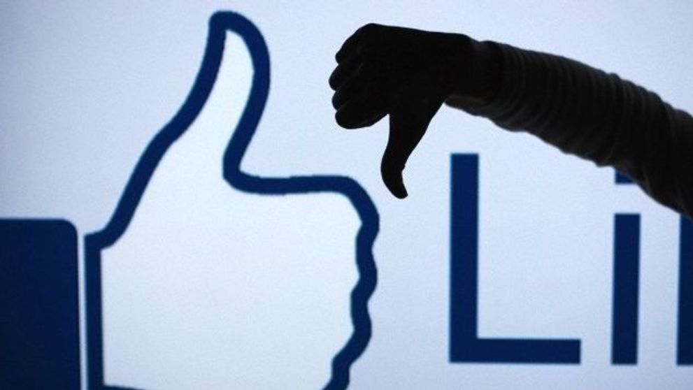 4 din 10 utilizatori de Facebook spun ca ii enerveaza asta. Ce faci si tu online, fara sa-ti dai seama