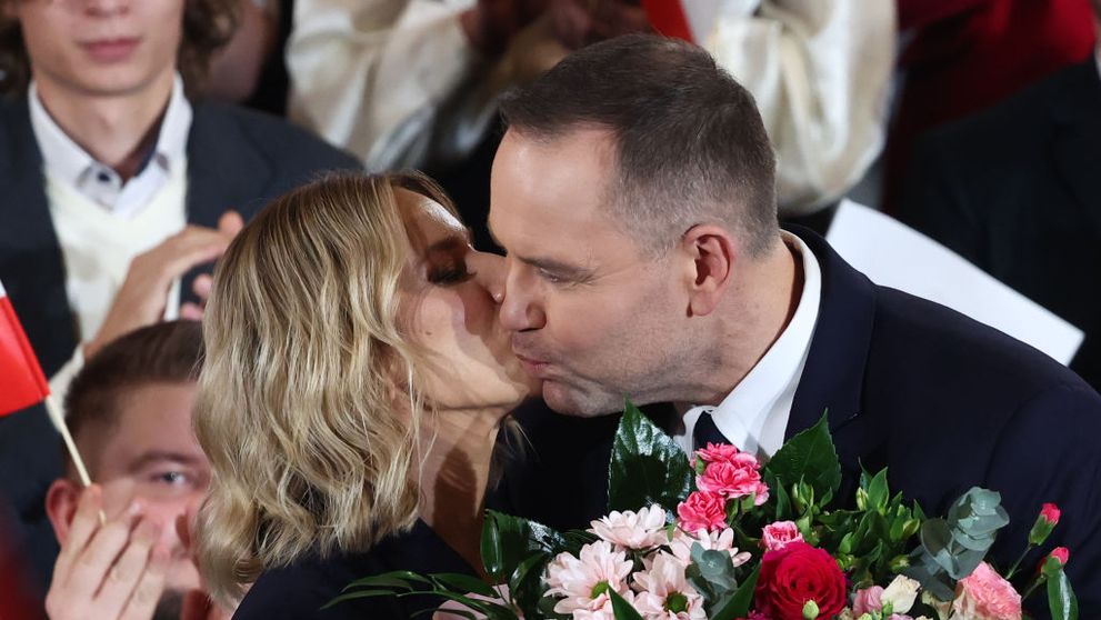 Cine este și cum arată Marta Nawrocka, soția noului președinte al Poloniei, Karol Nawrocki. Ea a fost asul din mâneca candidatului naționalist