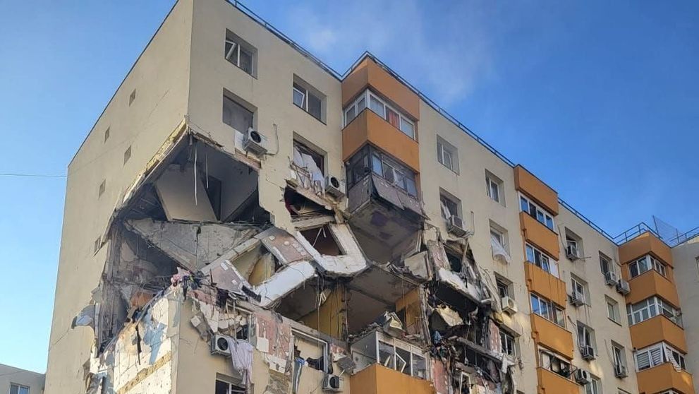 Explozia din București. Primele declarații ale martorilor, care au fost la un pas de tragedie. Ce s-a întâmplat cu 24 de ore înainte ca blocul de opt etaje să explodeze: „Încă de joi...”