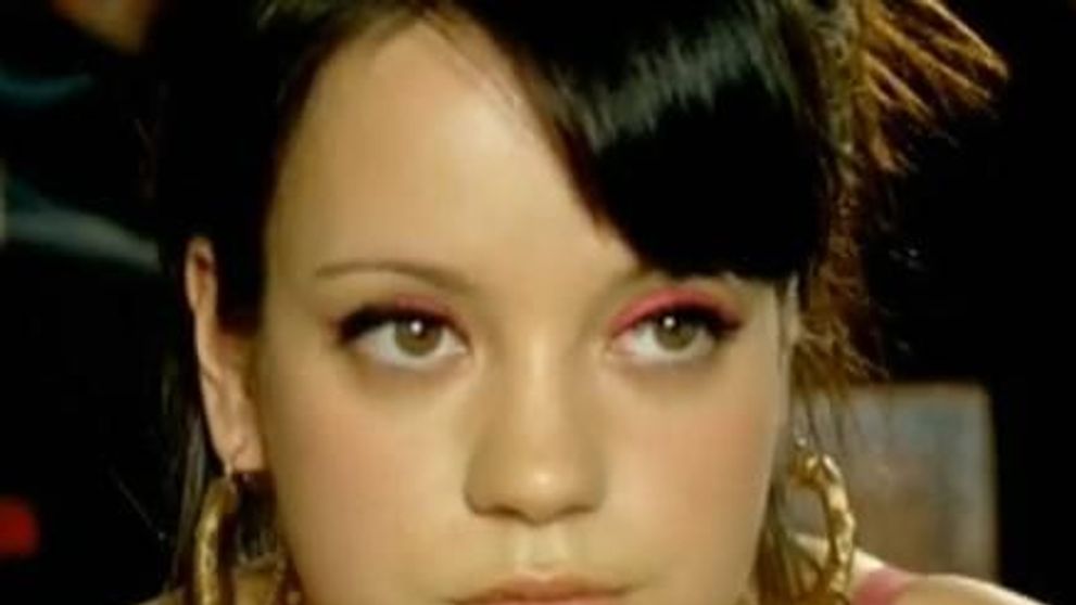 Lily Allen vrea sa mearga cu tractorul la propria nunta