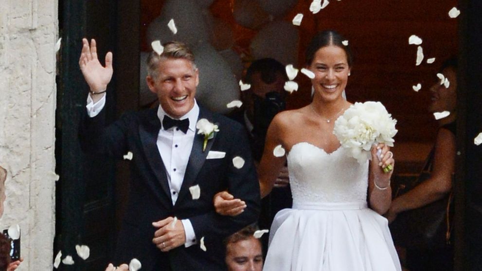 Ana Ivanovic si Bastian Schweinsteiger s-au casatorit in cadrul unei ceremonii luxoase. Sorana Cirstea, printre invitati 