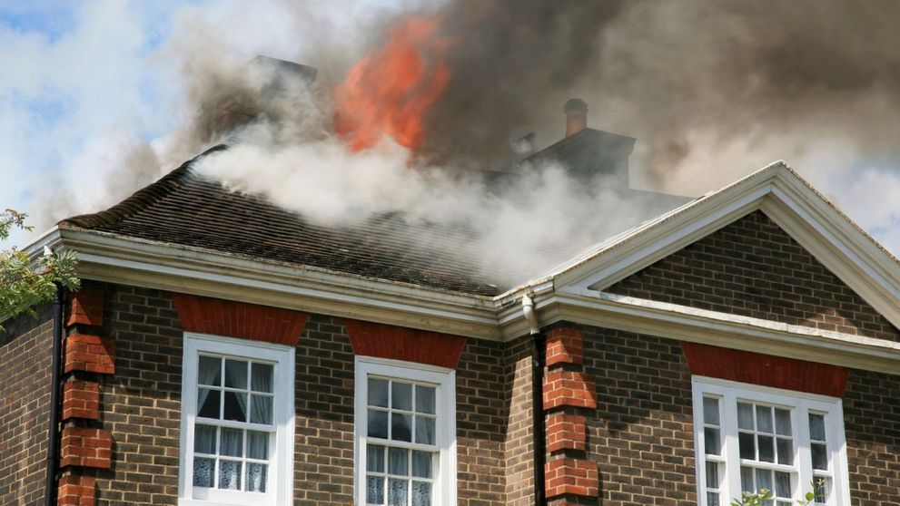 (P) Păreri Kaminhorn: Numărul incendiilor de locuințe crește iarna: coșurile de fum sunt principala cauză