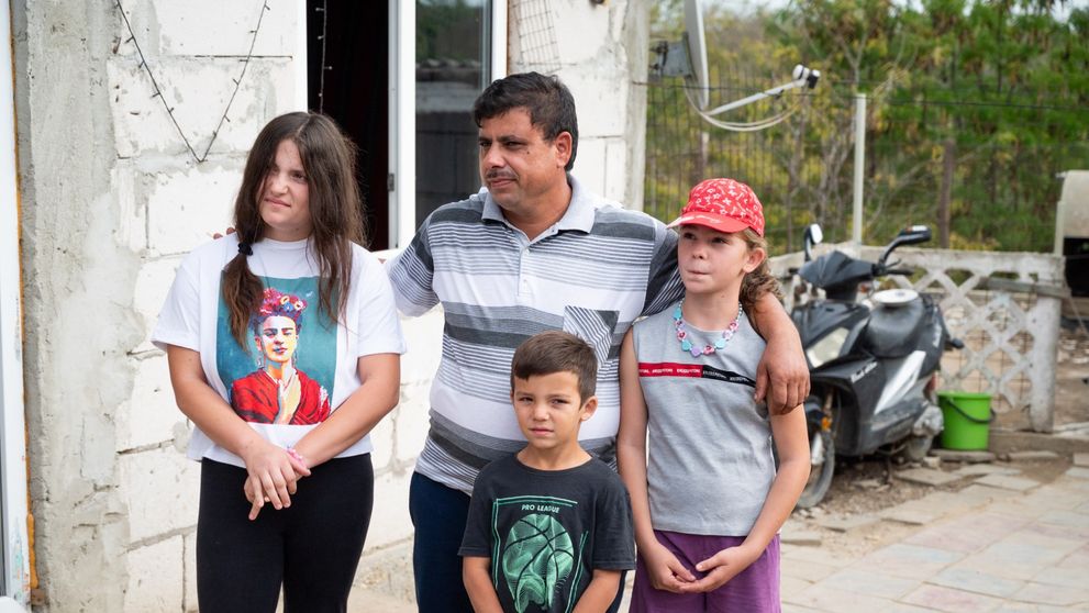 Povestea unui tată care își crește singur cei trei copii, diseară, de la 21:30, la Visuri la cheie. Transformarea spectaculoasă a unui cămin pentru o familie greu încercată de soartă