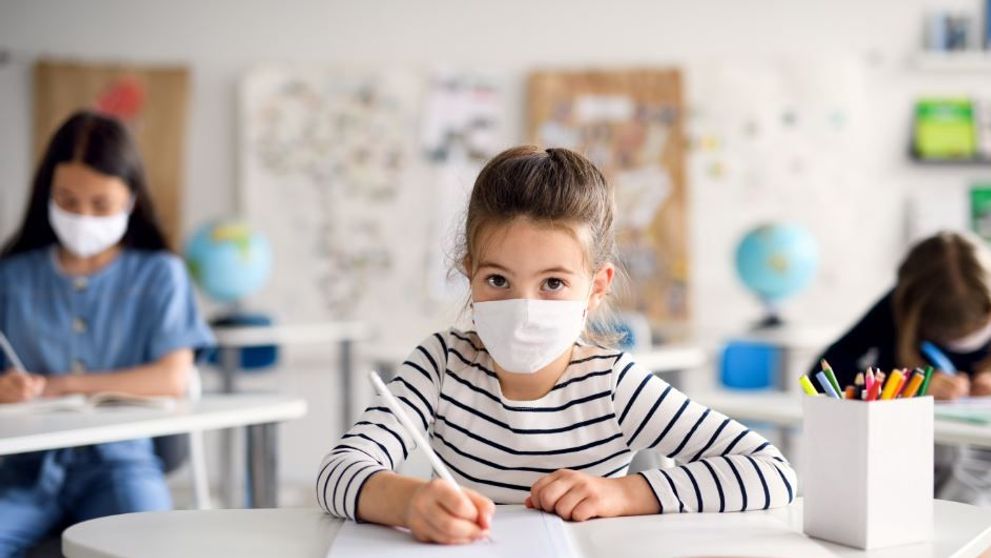 Cel mai nou studiu arată probabilitatea de infectare cu noul coronavirus în scoală, în cazul cursurilor efectuate în clasă