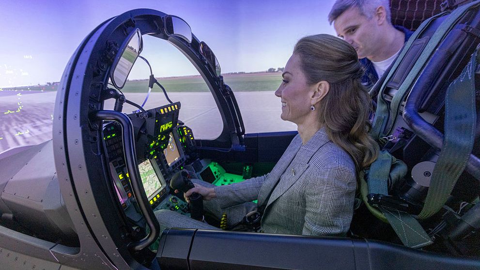 Kate Middleton a urcat pe tocuri într-un avion de luptă, iar imaginile au devenit virale. Prințesa de Wales a dezvăluit că Prințul Louis își dorește să devină pilot