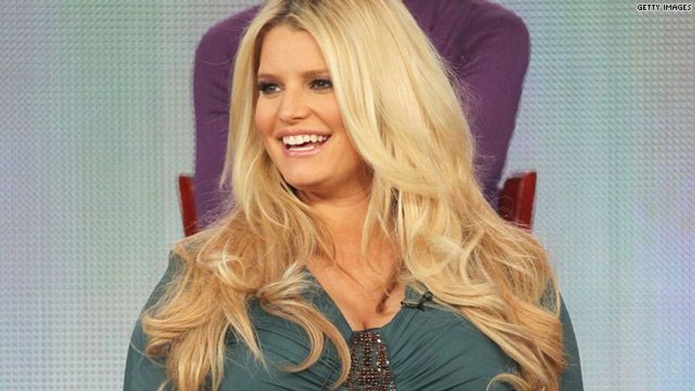Este cea mai spectaculoasa transformare a unei vedete. Jessica Simpson a slabit 35 de kilograme si arata uluitor intr-un costum de baie decupat