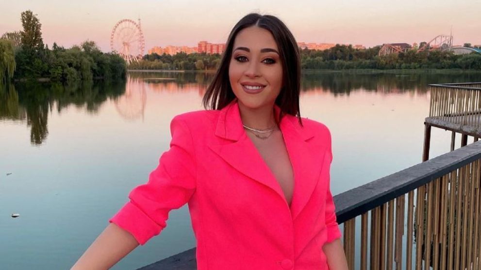 Nicole Cherry, în costum de baie în luna a patra de sarcină. „Radiez bucurie din interior”