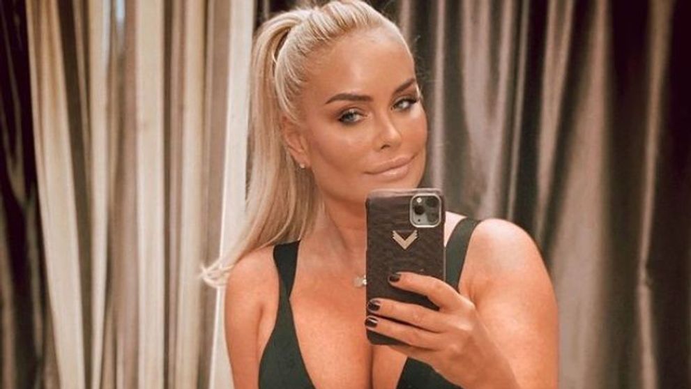 Vica Blochina, pusă la zid de fani din cauza unei fotografii în lenjerie modelatoare! Acuzată că se dezbracă pentru bani