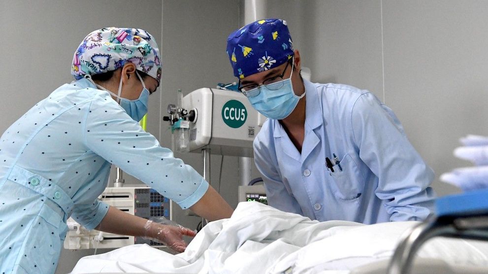Un doctor care era aproape de a face descoperiri importante despre coronavirus a fost ucis