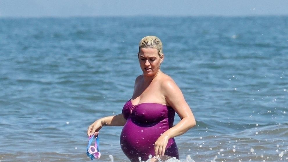 Katy Perry a născut. Prima imagine cu fetița face furori pe internet