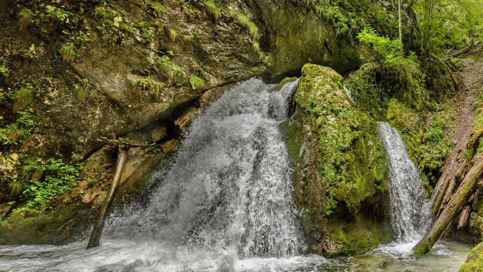 Statiunea din Romania lasata in paragina, dar care ascunde o adevarata bogatie. Ce descopera aici turistii