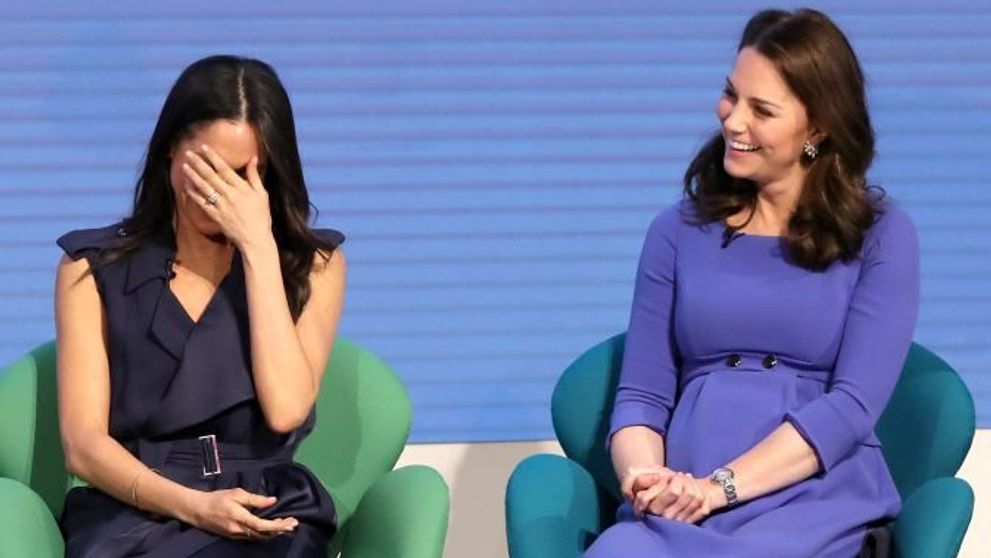 Ce haine pot purta viitoarele mămici de la Casa Regală. Meghan Markle nu are voie să se îmbrace așa