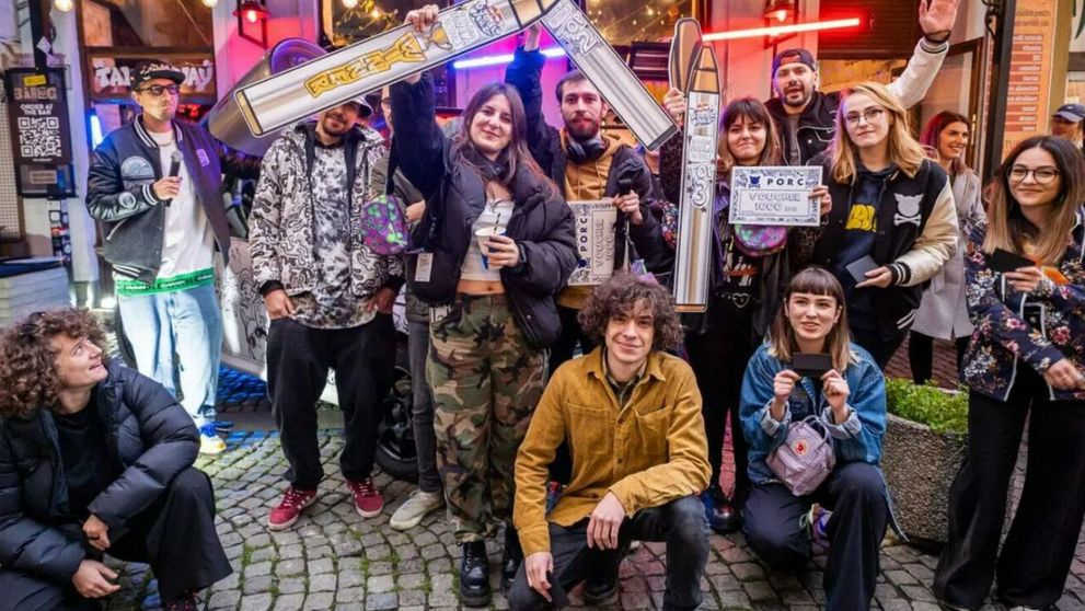 Giulia Andronache este câștigătoarea Red Bull Doodle Art și reprezintă România în finala globală