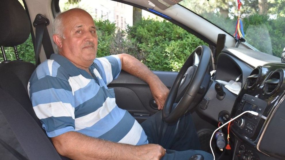 Cel mai onest taximetrist din România: a returnat o sumă colosală, pierdută de un client în taxiul său