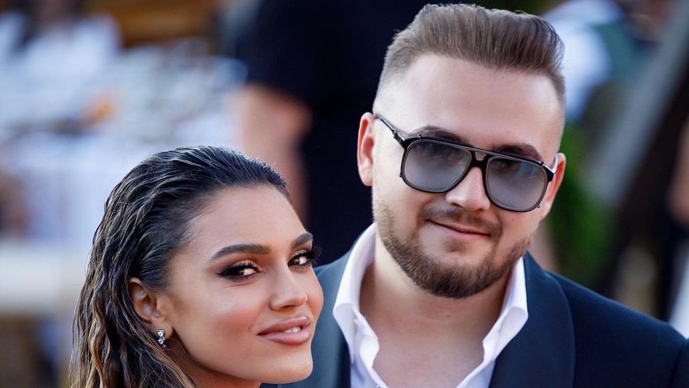 De ce divorțează fiica lui Adrian Minune, Karmen, de Bogdan Căplescu, bărbatul cu care are un copil. Motivul care i-ar fi adus în acest punct