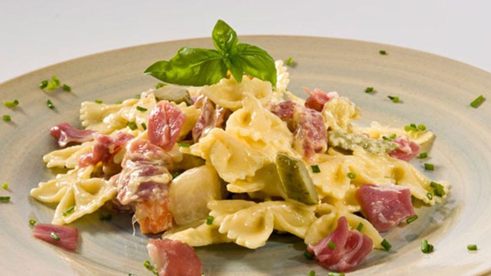 Reteta zilei: Salata de paste cu prosciutto crudo