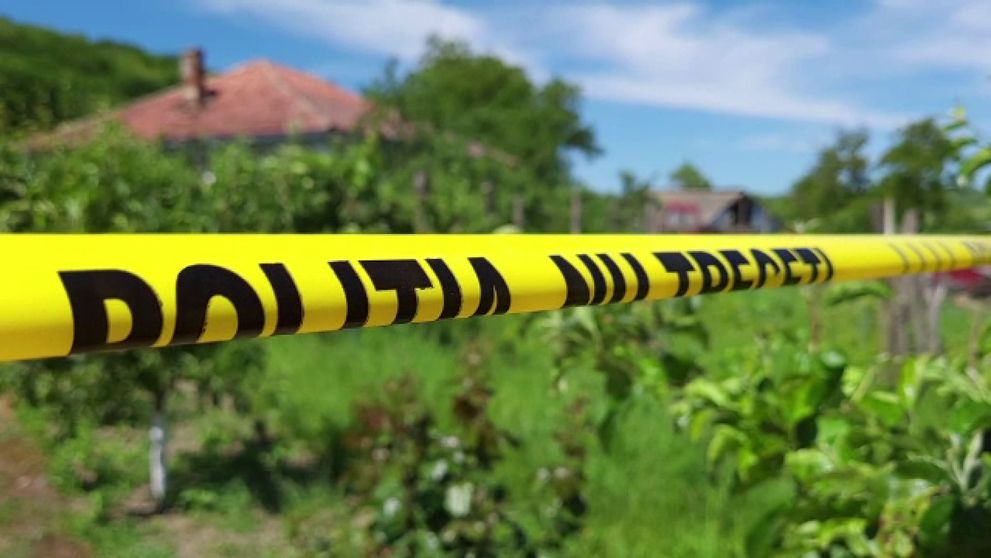 Tragedie în Cluj! O familie întreagă a fost găsită moartă lângă piscina din curtea casei. Ce au descoperit anchetatorii