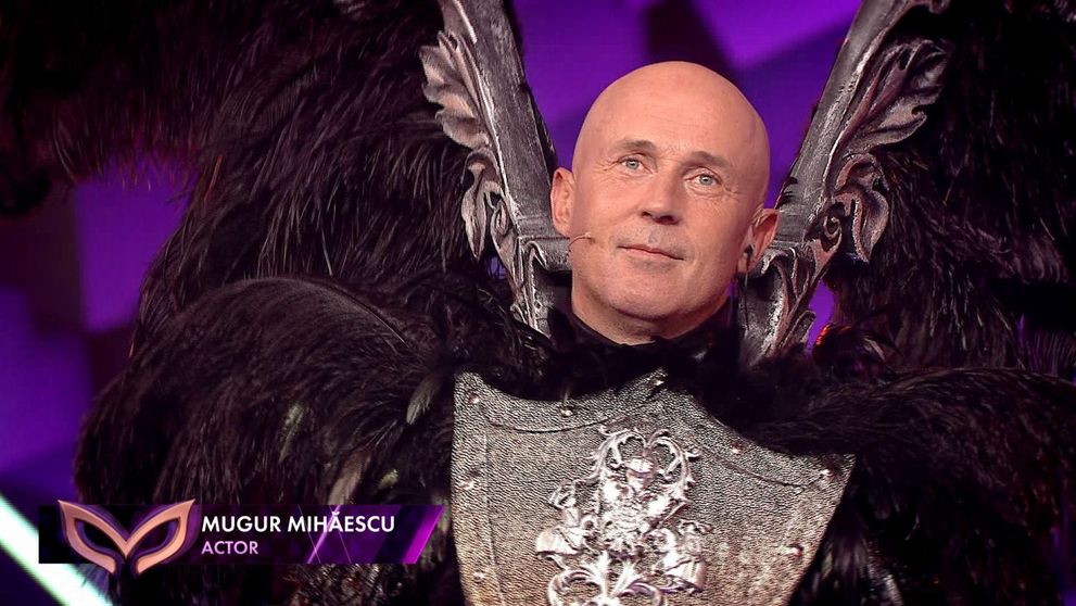Corbul a câștigat primul sezon Masked Singer România, actorul Mugur Mihăescu s-a ascuns sub masca acestuia