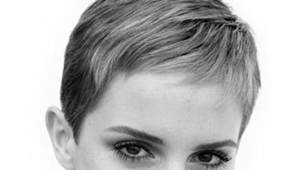 Emma Watson si-a taiat pletele! Iti place noul ei look?