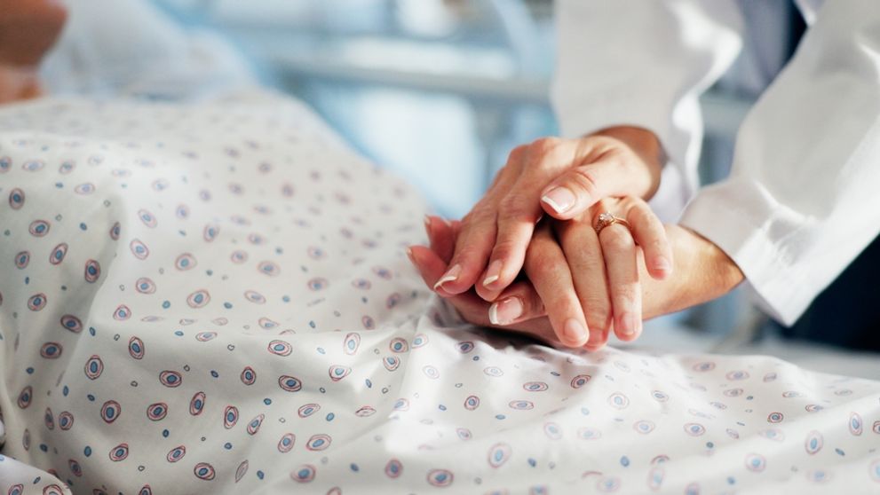 A ignorat un simptom banal, crezând că e răcită, însă a primit un diagnostic crunt! Cum a aflat o femeie că suferă de cancer