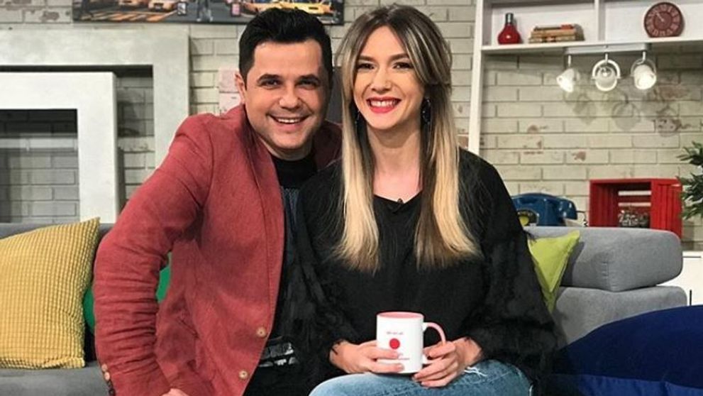 Inscrie-te chiar acum si de lunea viitoare CASTIGI SI PUNCT la Vorbeste lumea! Te asteapta premii surpriza