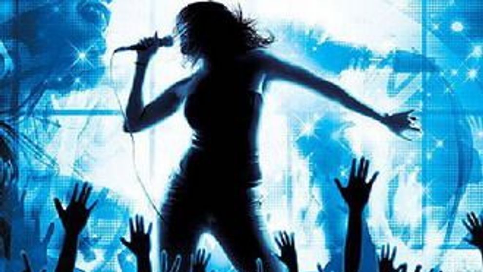 Divertis te provoaca la karaoke