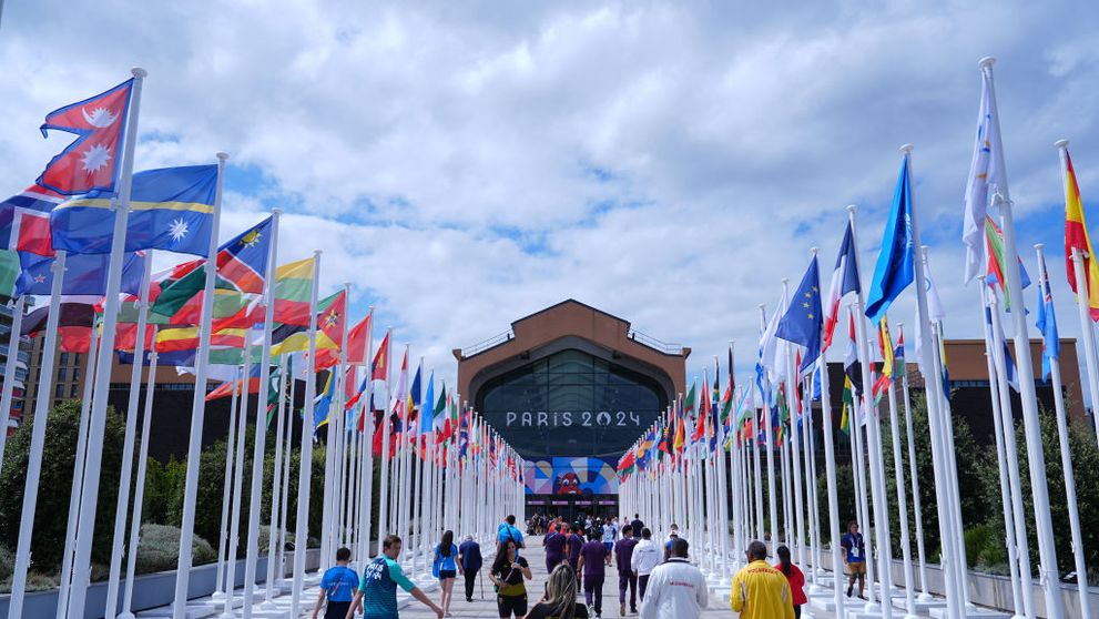 „Nu am fost martor niciodată la atâta desfrâu în viața mea.” Ce se întâmplă cu adevărat în satul olimpic și motivul pentru care sportivii au primit 300.000 de prezervative