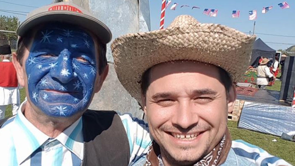 Giani si Dorel s-au pozat in pauza de la filmari. Ipostaza in care s-au fotografiat te va face sa razi cu lacrimi
