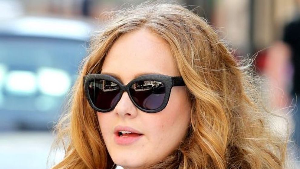 Adele, hartuita de fanii Lady Gaga. Motivul pentru care cele doua artiste sunt in razboi: