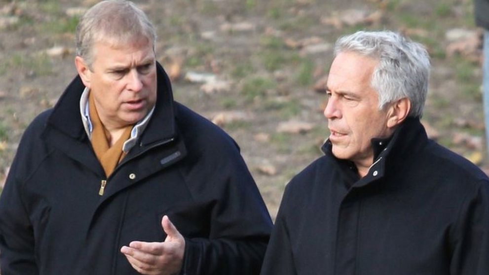 Jeffrey Epstein ar fi dus o tânără fotomodel din România special pentru Prințul Andrew: „Niciun bărbat nu se uită la hainele tale”. Ce se arată în noile documente
