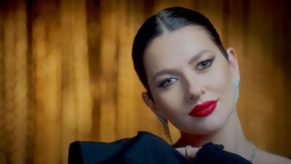 Lidia Buble și Lenier au lansat piesa „Robandote un beso”. Cântăreața apare în ipostaze tandre alături de artistul cubanez
