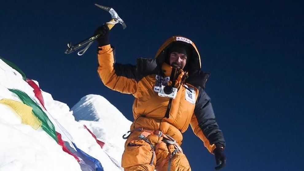 Succesul de laudat al unui alpinist roman. Alex Gavan, un roman la inaltime, deasupra tuturor
