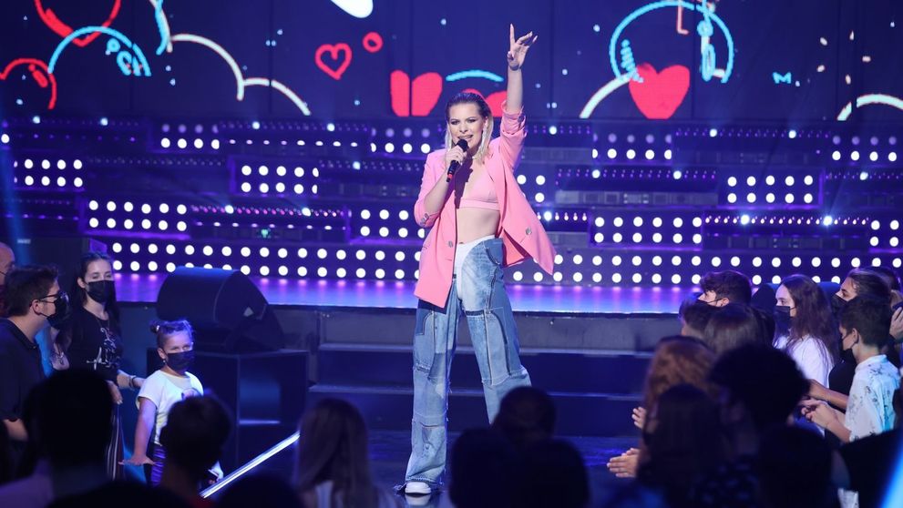 32 de concurenți s-au calificat în semifinalele SuperStar România. Ultima seară a recall-urilor a fost lider de audiență