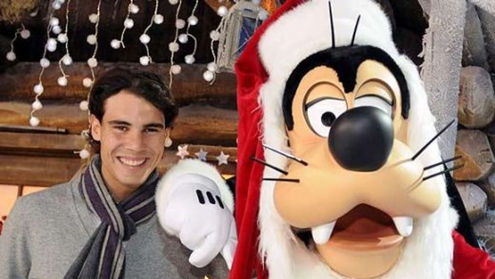 Rafa Nadal, la Disneyland Paris unde l-a intalnit pe… Mos Craciun!