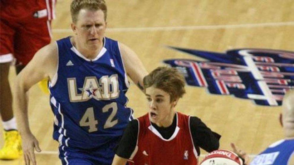 Justin Bieber, star NBA pentru cateva ore!