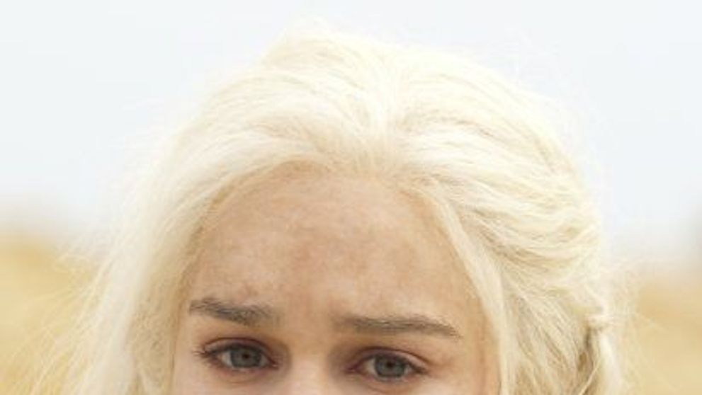 Emilia Clarke: actrita din Game of Thrones a fost aleasa femeia cu cel mai frumos chip din 2012