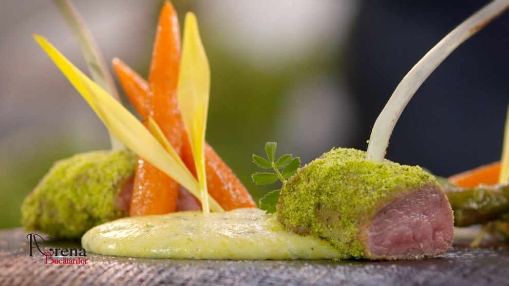 Cotlet de berbecut in crusta de patrunjel cu polenta by Cesar Alonso Velasquez Baez