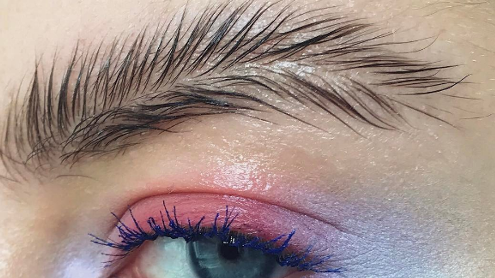 Cel mai nou trend in materie de beauty. Ce sunt si cum arata sprancenele pana
