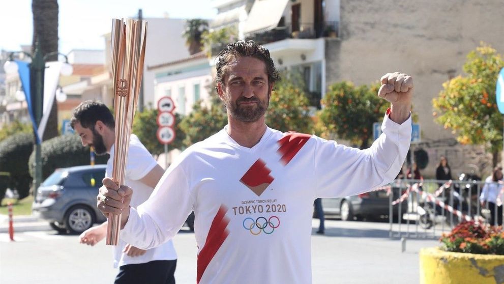 „Asta e Sparta!” Prima reacție a lui Gerard Butler când s-a întors în Sparta, cu flacăra olimpică