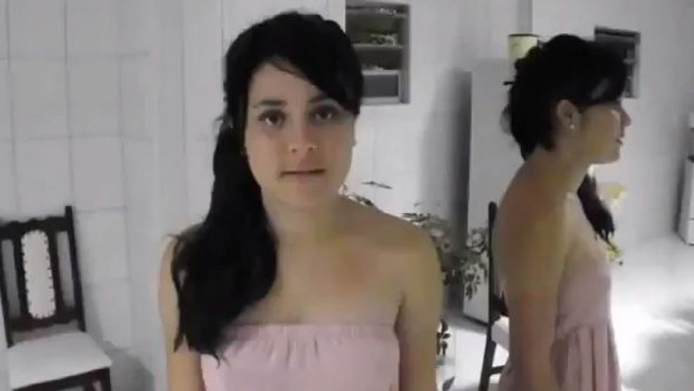 Anuntul unei fete de 18 ani face inconjurul lumii. Isi scoate la licitatie bunul cel mai de pret pentru a-si ajuta mama bolnava: VIDEO